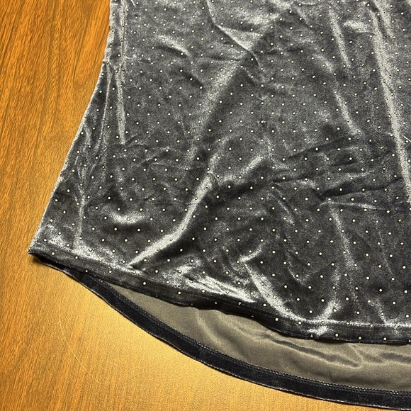 Elle velvet‎ top, size medium - Picture 5 of 13